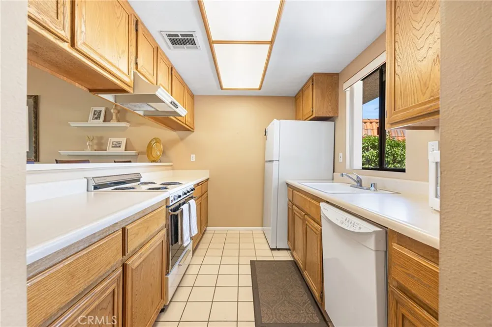 41631 Resorter Palm Desert, CA 92211