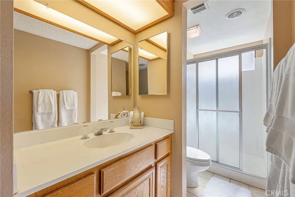 41631 Resorter Palm Desert, CA 92211