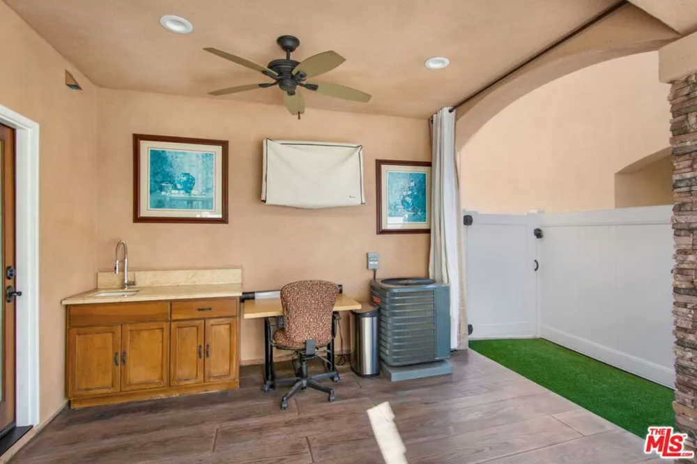 6522 Walker Avenue #7 Bell, CA 90201