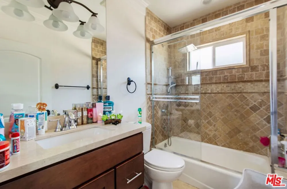 6522 Walker Avenue #7 Bell, CA 90201