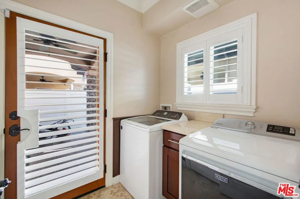6522 Walker Avenue #7 Bell, CA 90201