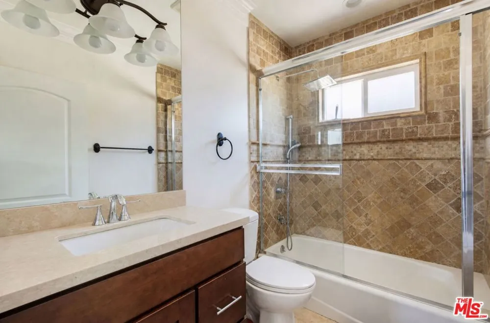 6522 Walker Avenue #7 Bell, CA 90201