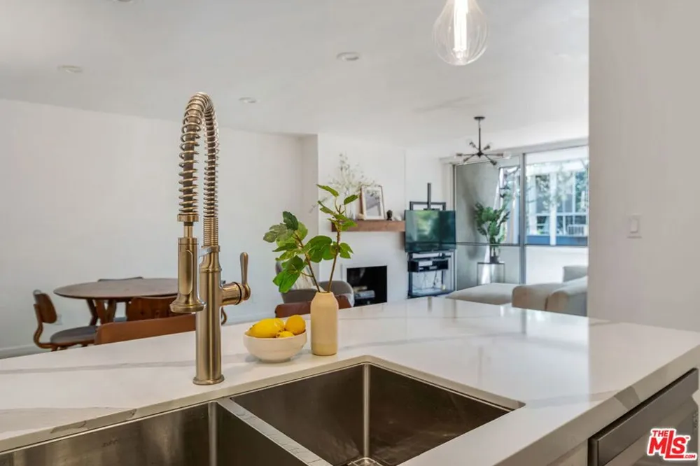 6375 Green Valley Circle #206 Culver City, CA 90230