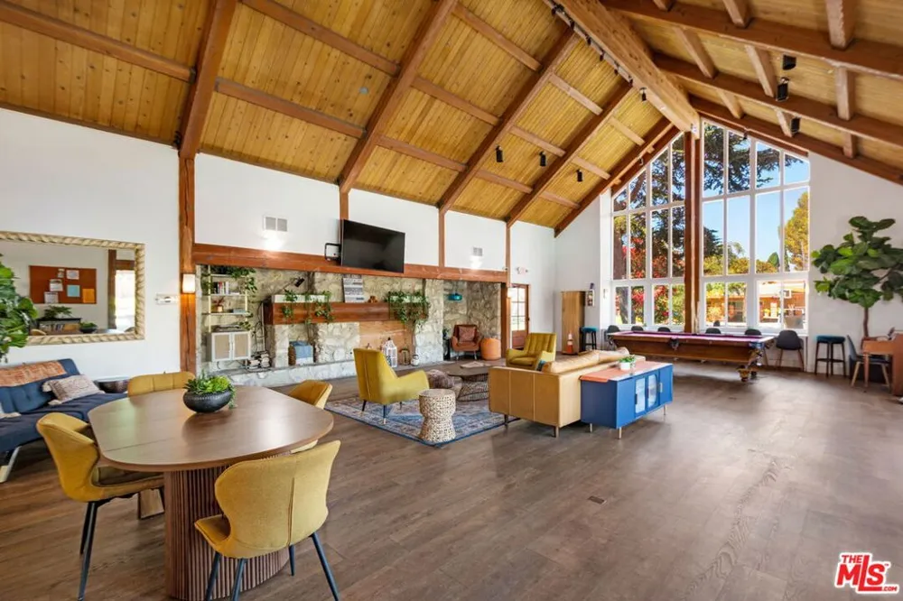 6375 Green Valley Circle #206 Culver City, CA 90230