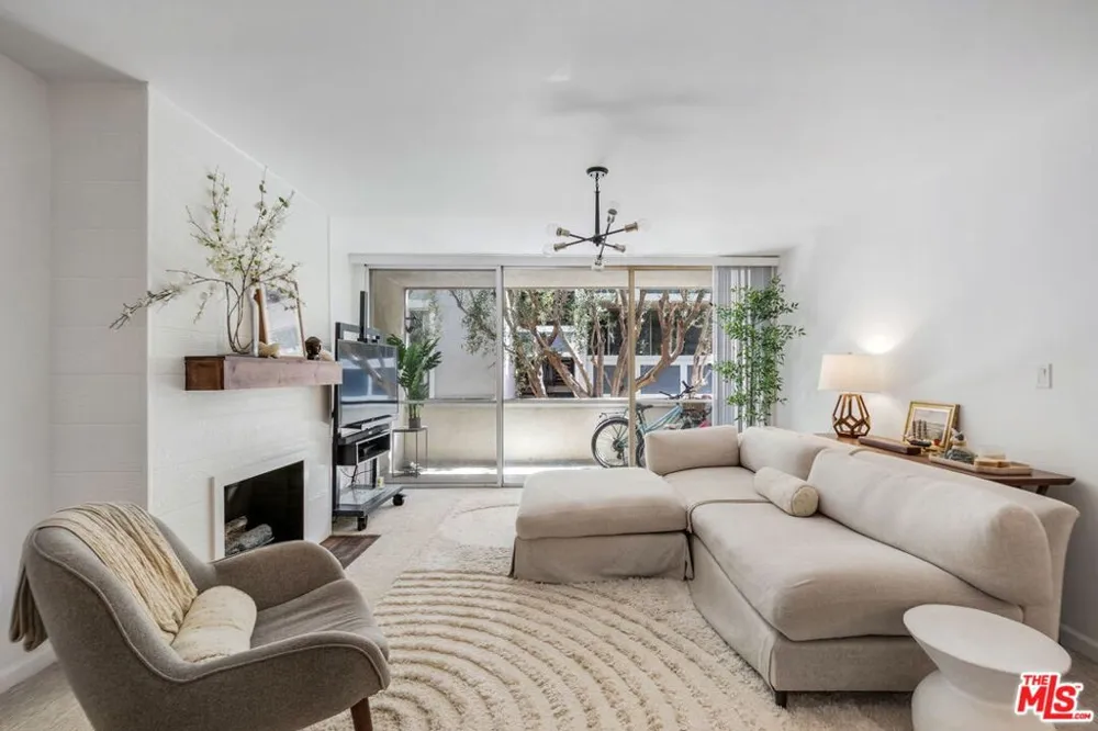 6375 Green Valley Circle #206 Culver City, CA 90230