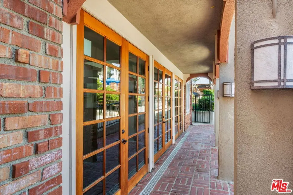 6375 Green Valley Circle #206 Culver City, CA 90230