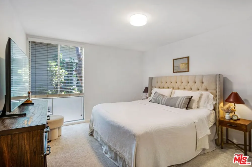 6375 Green Valley Circle #206 Culver City, CA 90230
