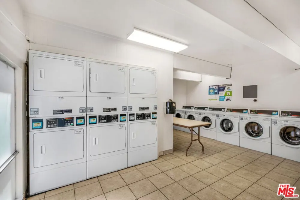 6375 Green Valley Circle #206 Culver City, CA 90230
