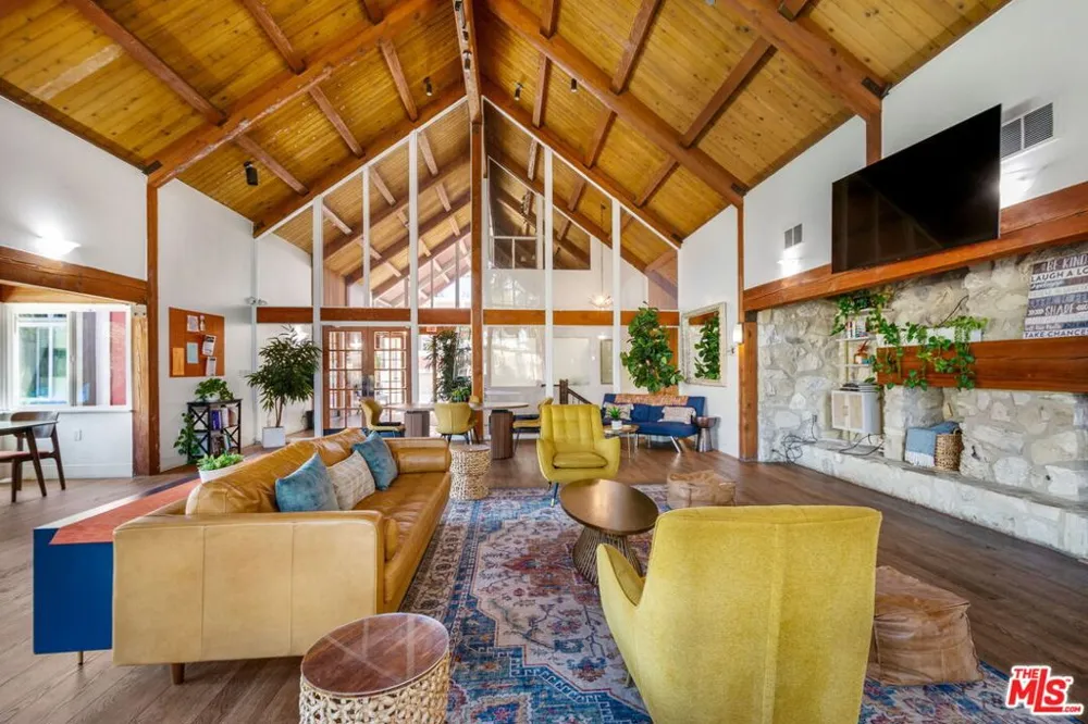 6375 Green Valley Circle #206 Culver City, CA 90230