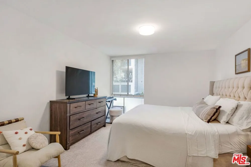 6375 Green Valley Circle #206 Culver City, CA 90230