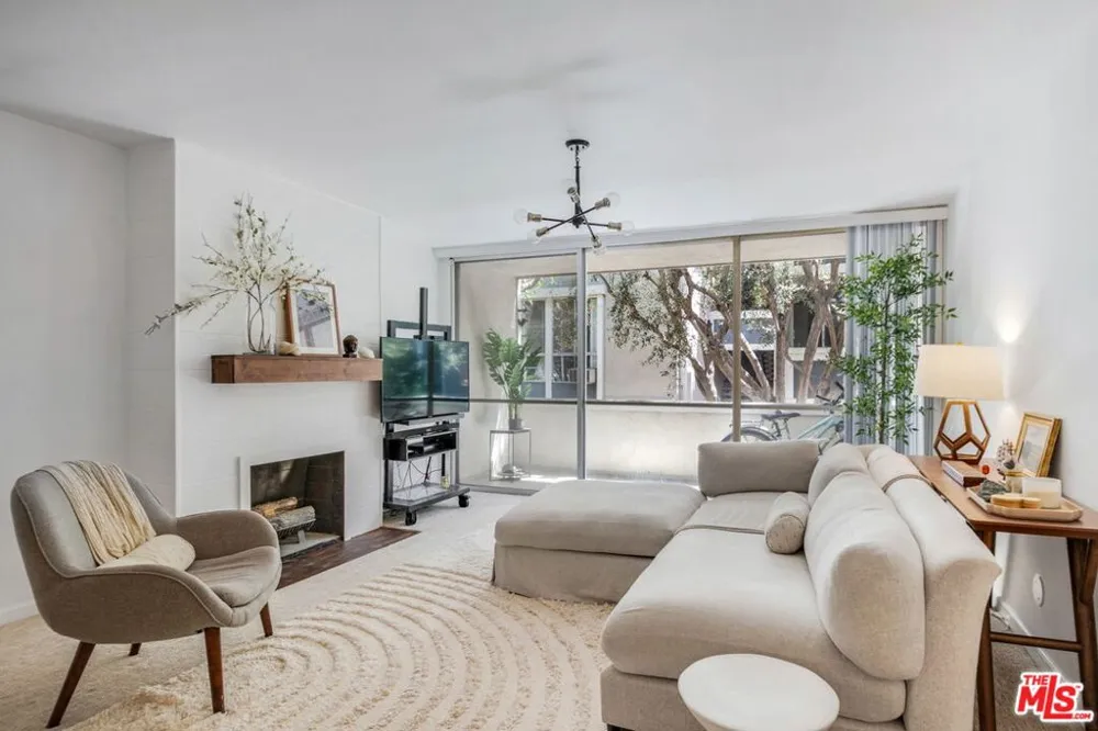 6375 Green Valley Circle #206 Culver City, CA 90230