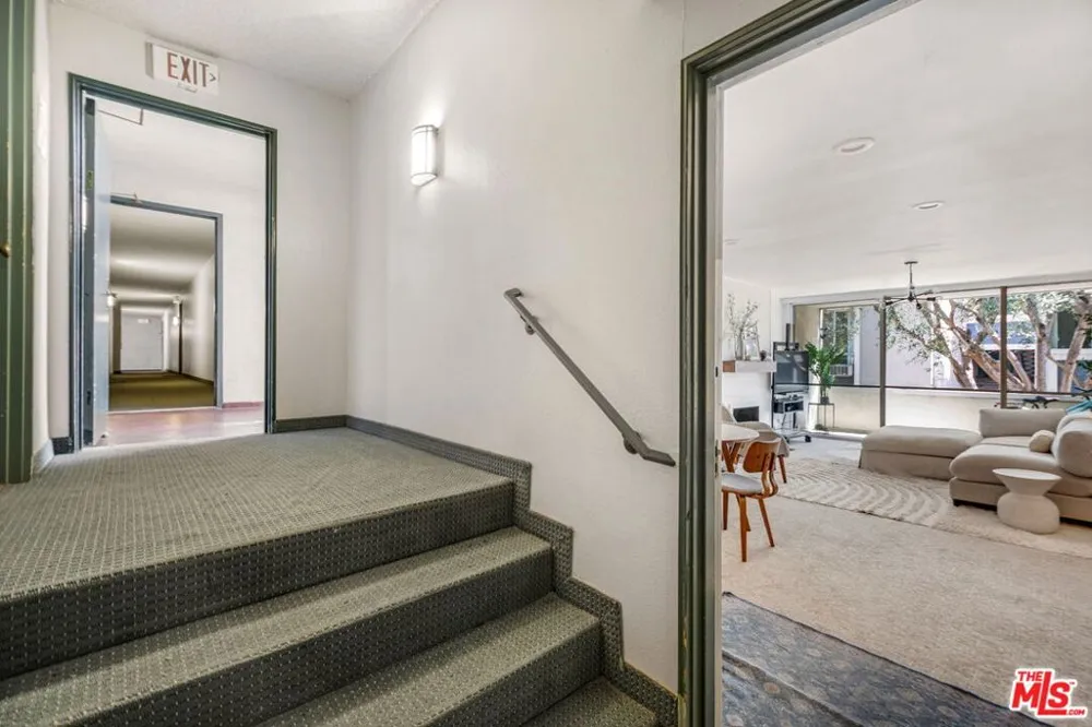 6375 Green Valley Circle #206 Culver City, CA 90230