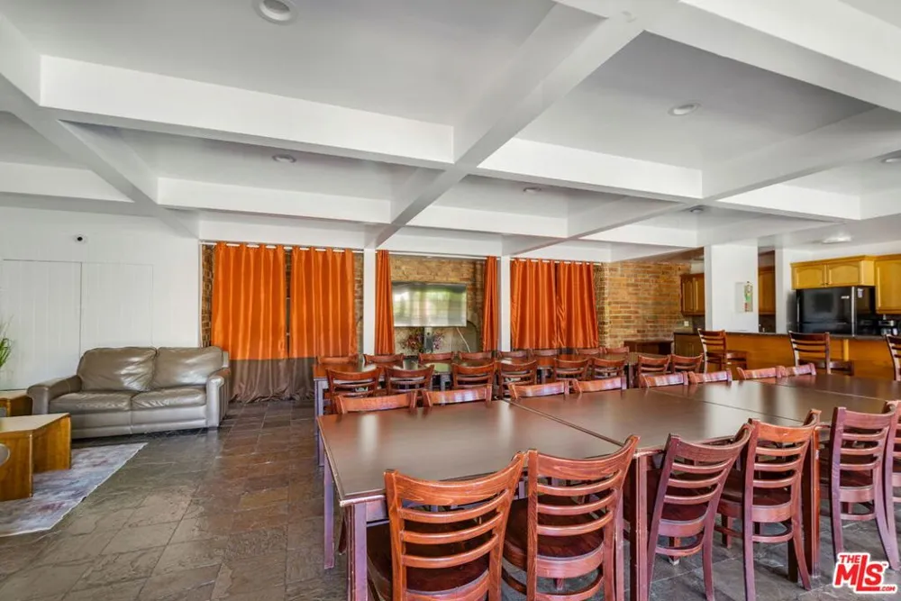 6375 Green Valley Circle #206 Culver City, CA 90230