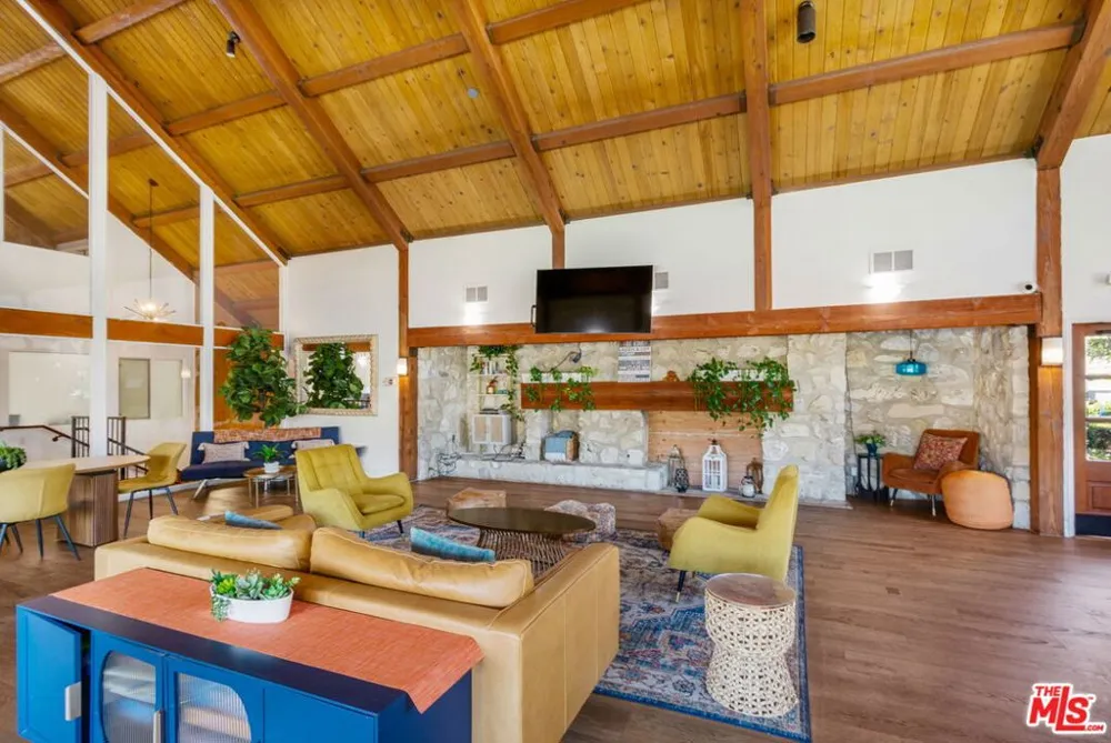 6375 Green Valley Circle #206 Culver City, CA 90230