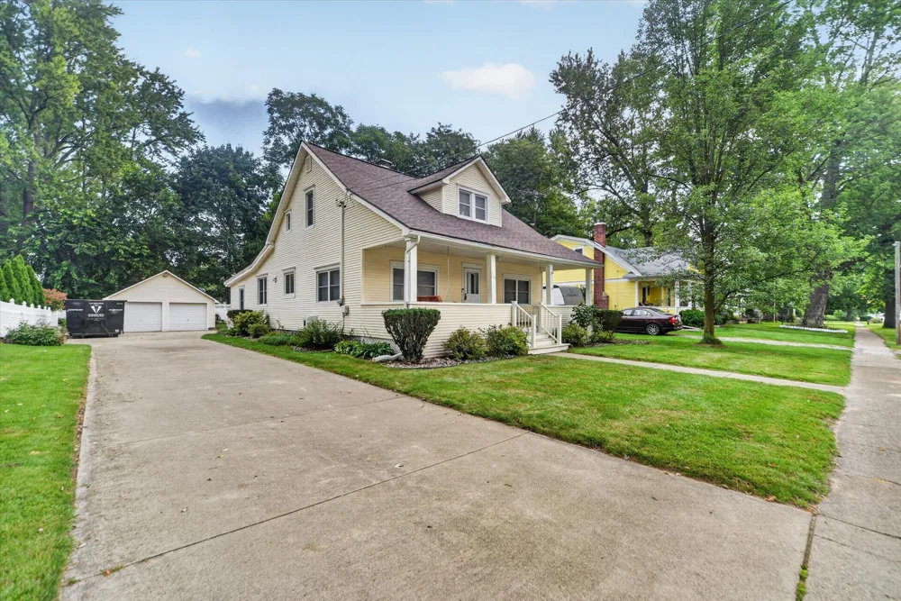 320 W Elizabeth Street Stockbridge, MI 49285