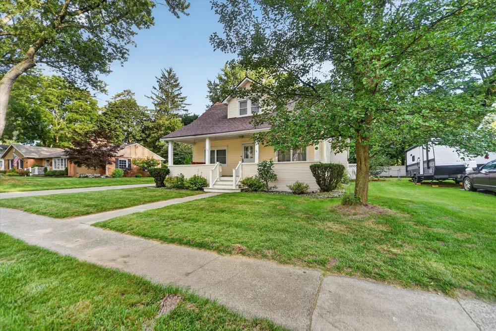 320 W Elizabeth Street Stockbridge, MI 49285