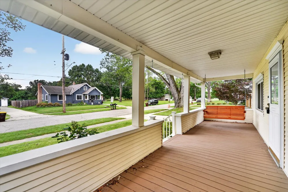320 W Elizabeth Street Stockbridge, MI 49285