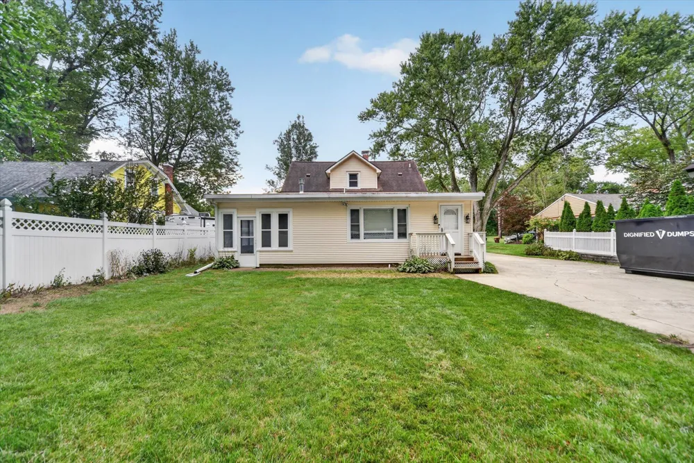 320 W Elizabeth Street Stockbridge, MI 49285