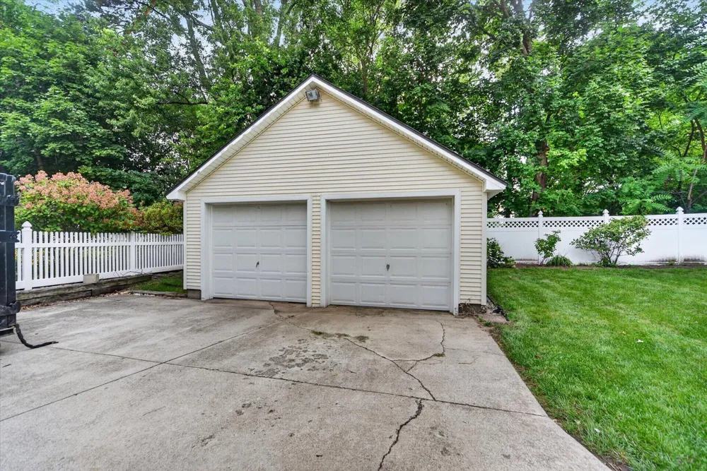 320 W Elizabeth Street Stockbridge, MI 49285