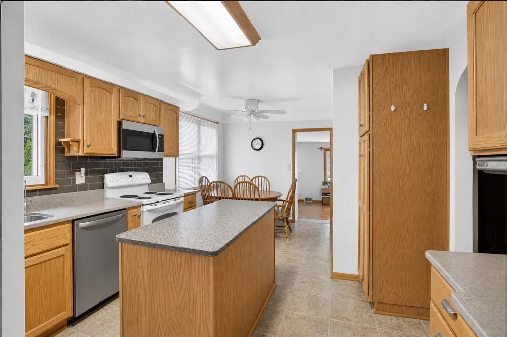 320 W Elizabeth Street Stockbridge, MI 49285