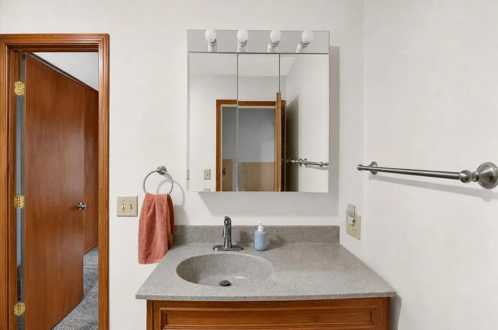 320 W Elizabeth Street Stockbridge, MI 49285