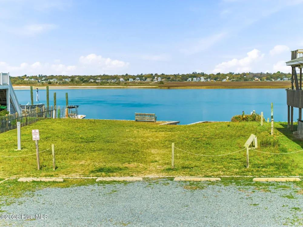 1332 S Anderson Boulevard Topsail Beach, NC 28445