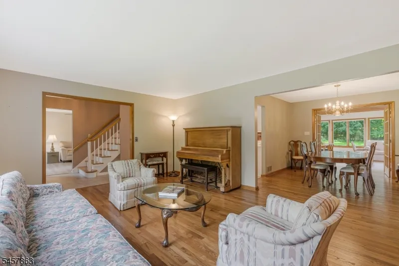 258 Dutch Farm Rd Bridgewater, NJ 08807
