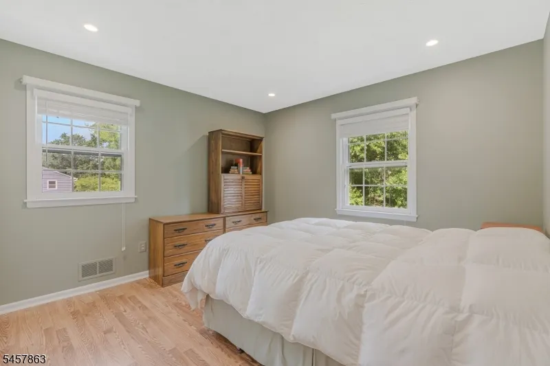 258 Dutch Farm Rd Bridgewater, NJ 08807