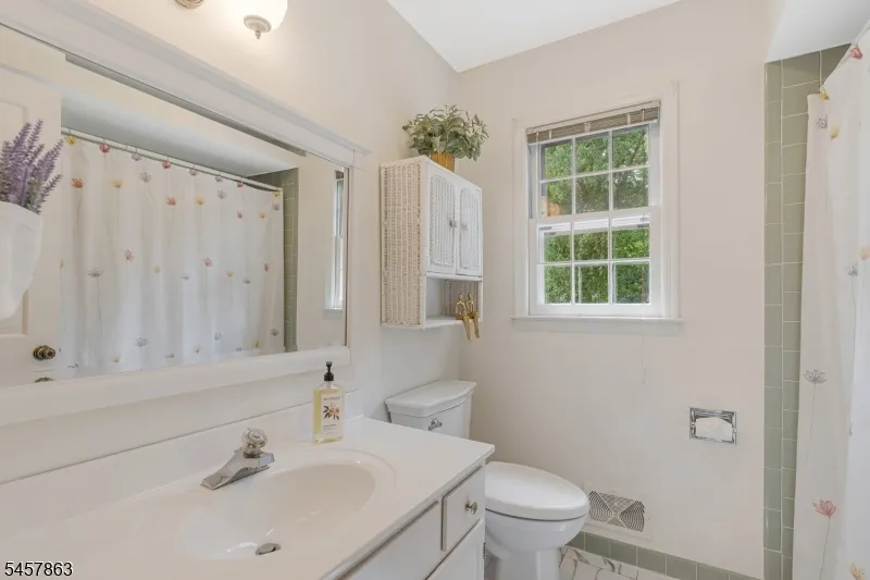 258 Dutch Farm Rd Bridgewater, NJ 08807