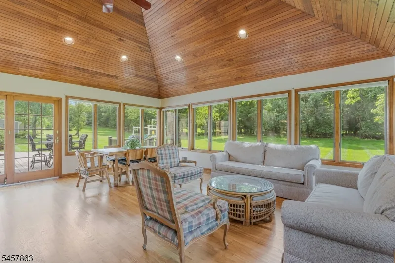 258 Dutch Farm Rd Bridgewater, NJ 08807