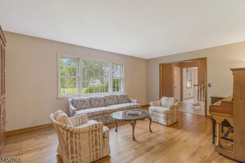 258 Dutch Farm Rd Bridgewater, NJ 08807