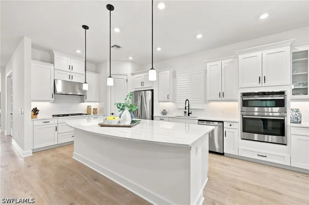 Triesta Lane Naples, FL 34114