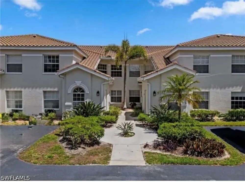 Satinleaf Road S #202 Naples, FL 34109