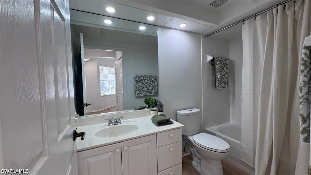 Satinleaf Road S #202 Naples, FL 34109