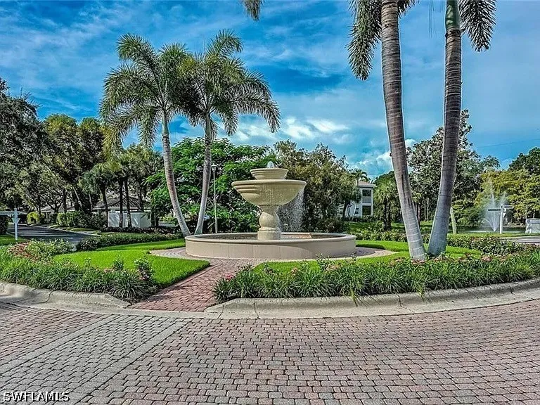 Satinleaf Road S #202 Naples, FL 34109