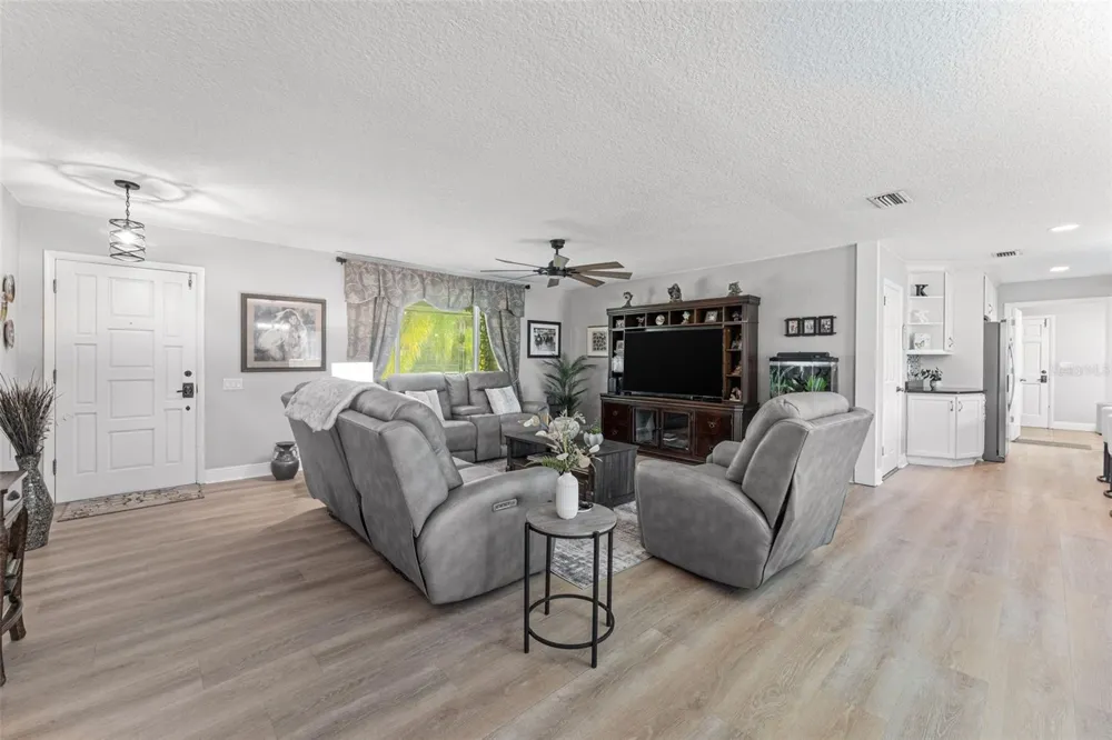2131 W POINSETTIA DRIVE Port Orange, FL 32128