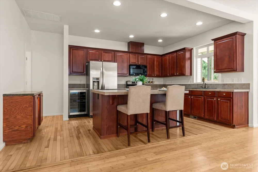 308 196th Place SW #305 Lynnwood, WA 98036