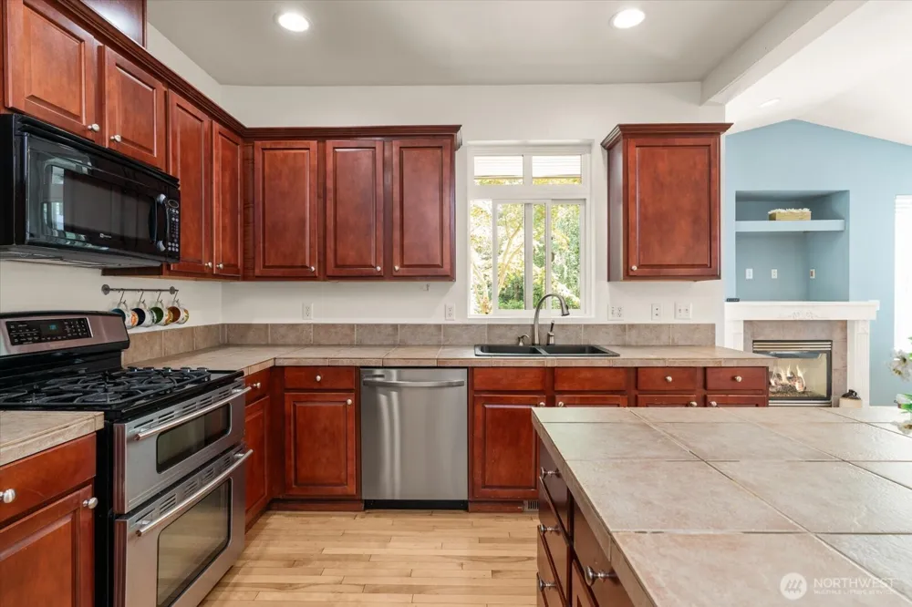 308 196th Place SW #305 Lynnwood, WA 98036