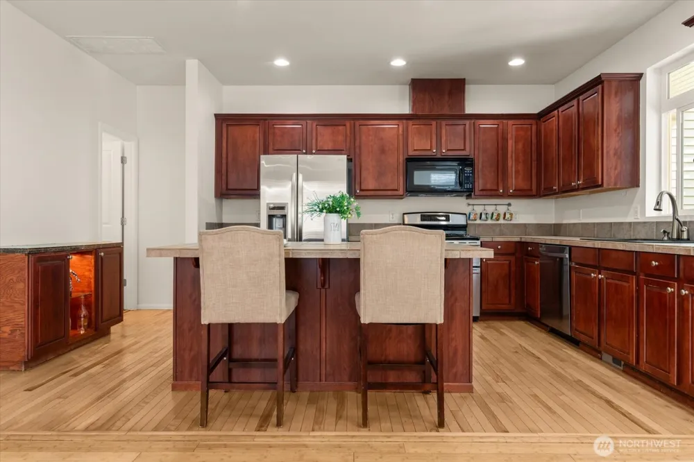 308 196th Place SW #305 Lynnwood, WA 98036