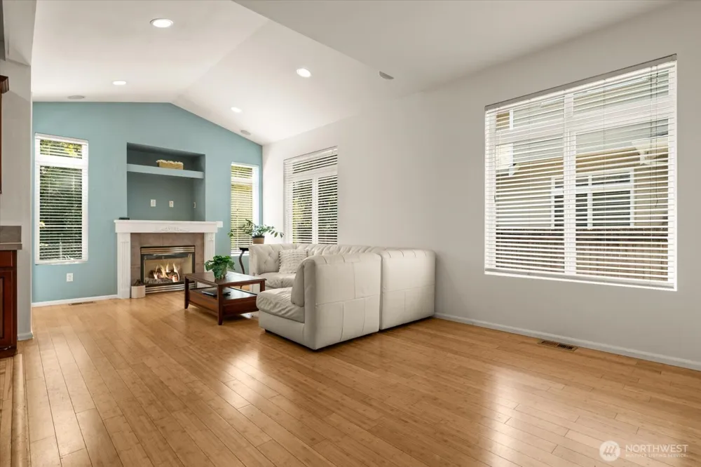 308 196th Place SW #305 Lynnwood, WA 98036