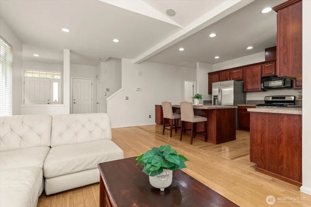 308 196th Place SW #305 Lynnwood, WA 98036