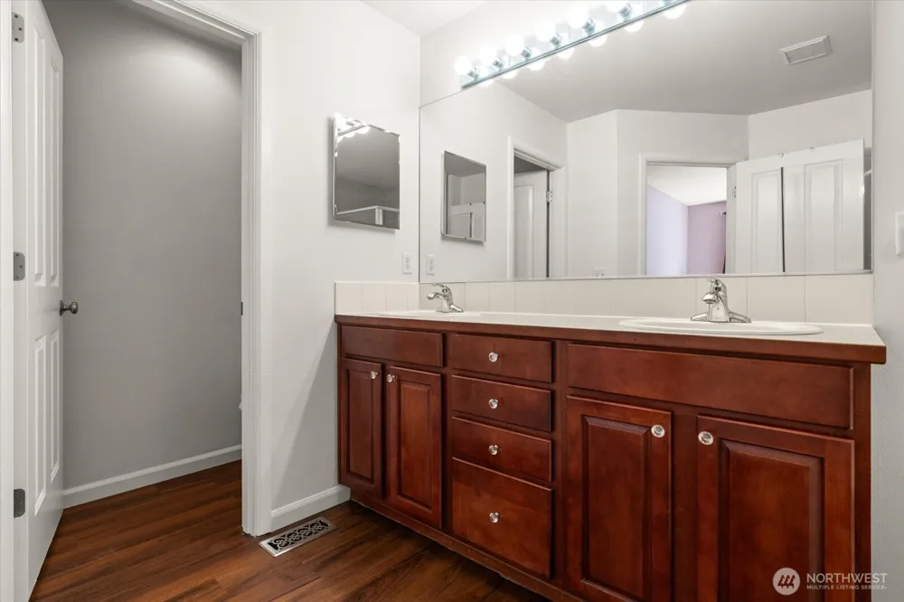 308 196th Place SW #305 Lynnwood, WA 98036