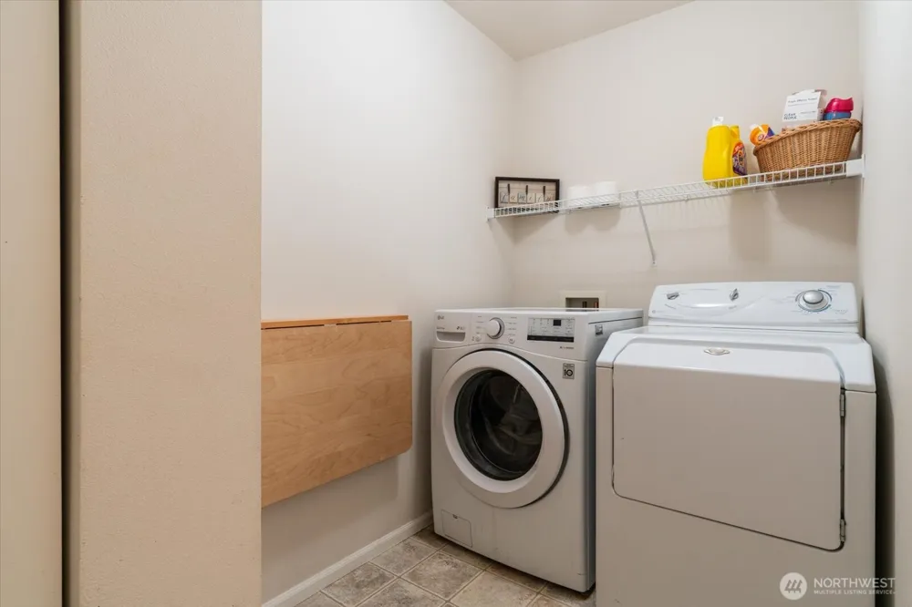 308 196th Place SW #305 Lynnwood, WA 98036
