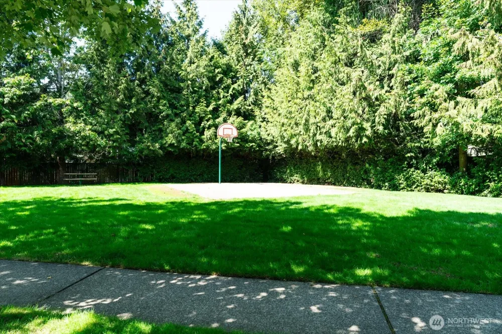 308 196th Place SW #305 Lynnwood, WA 98036