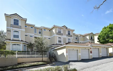 692 SEABROOK COURT #102