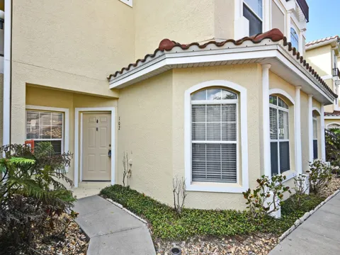 692 SEABROOK COURT #102