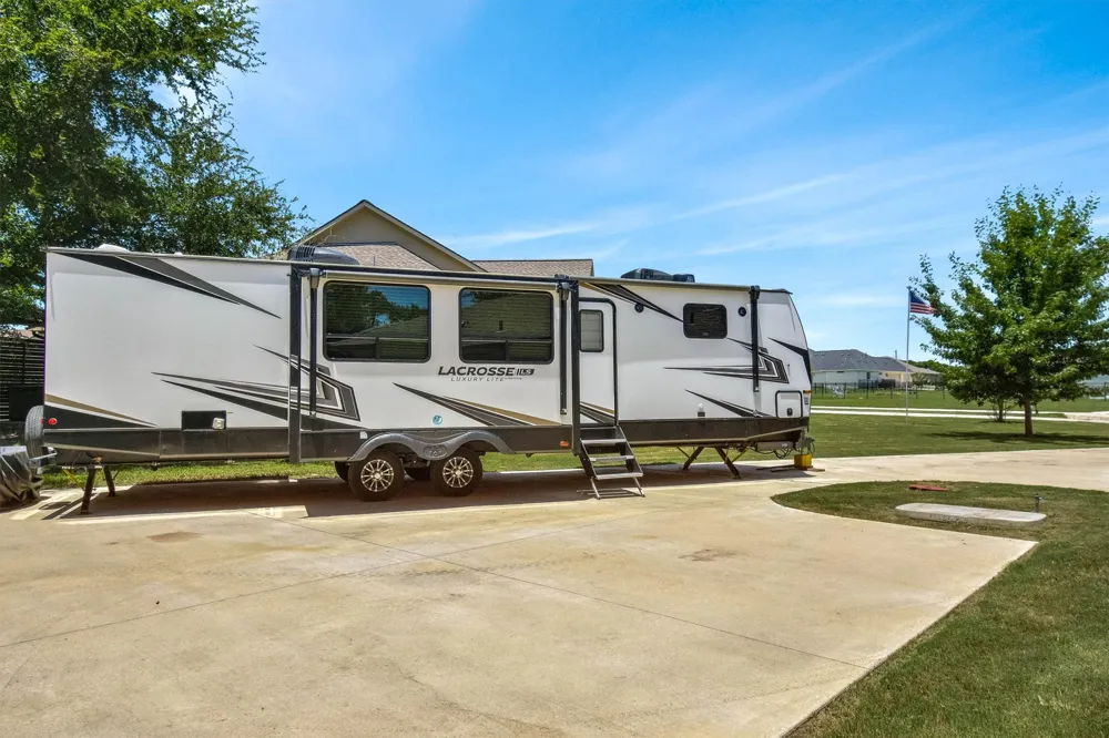 213 Lost Prairie Trail Liberty Hill, TX 78642