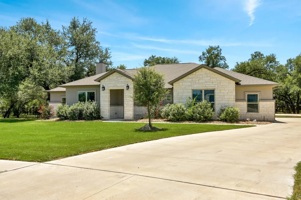 213 Lost Prairie Trail Liberty Hill, TX 78642