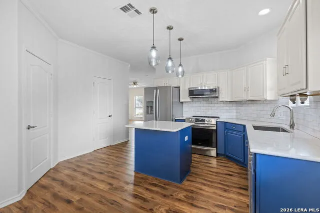 300 Rustic Trl Cibolo, TX 78108