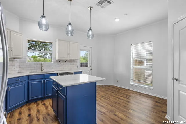 300 Rustic Trl Cibolo, TX 78108